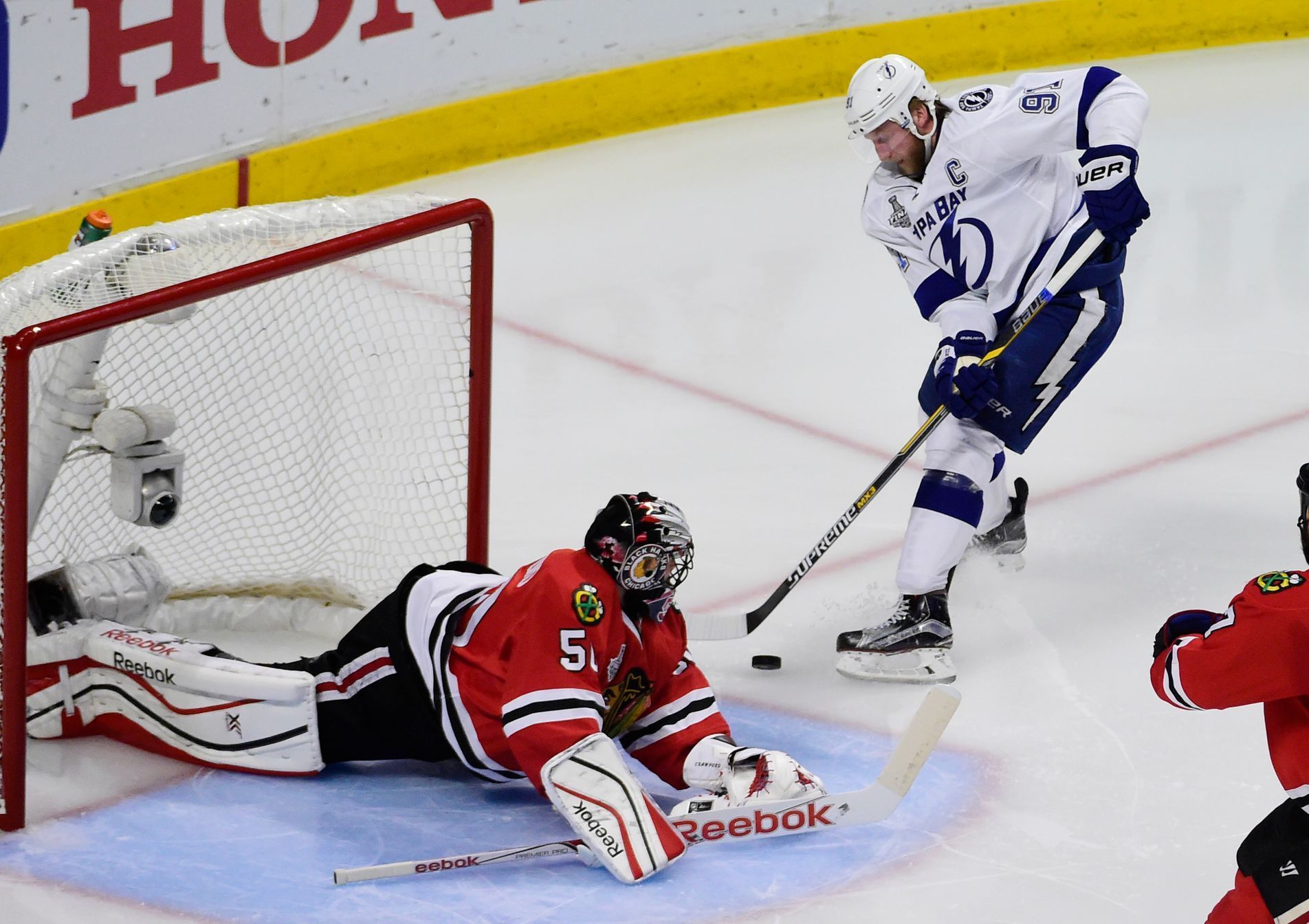 Corey Crawford a Steven Stamkos