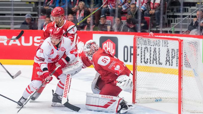 Hokejisté Lausanne v loňském zápase Ligy mistrů proti Třinci