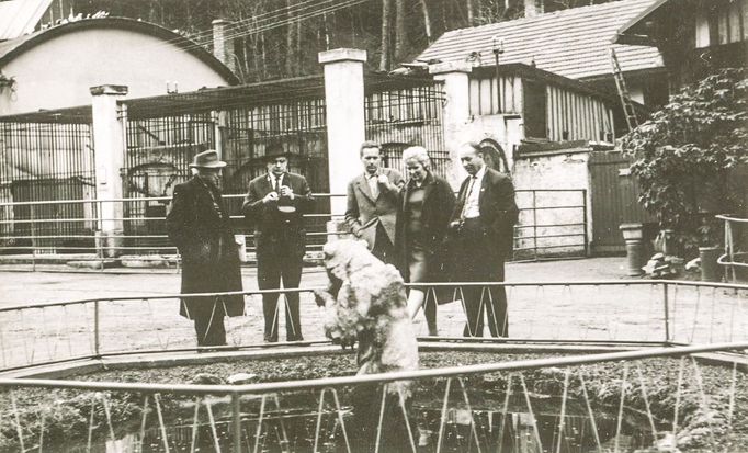 ZOO Liberec slaví 120 let od svého vzniku. Podívejte se na historické momenty a vývoj nejstarší zoologické zahrady v českých zemích od jejího založení v roce 1904.