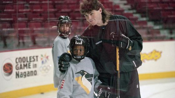 Zlaté časy Jágra, Haška, Reichela a spol. Fotky českých hvězd NHL z doby před Naganem