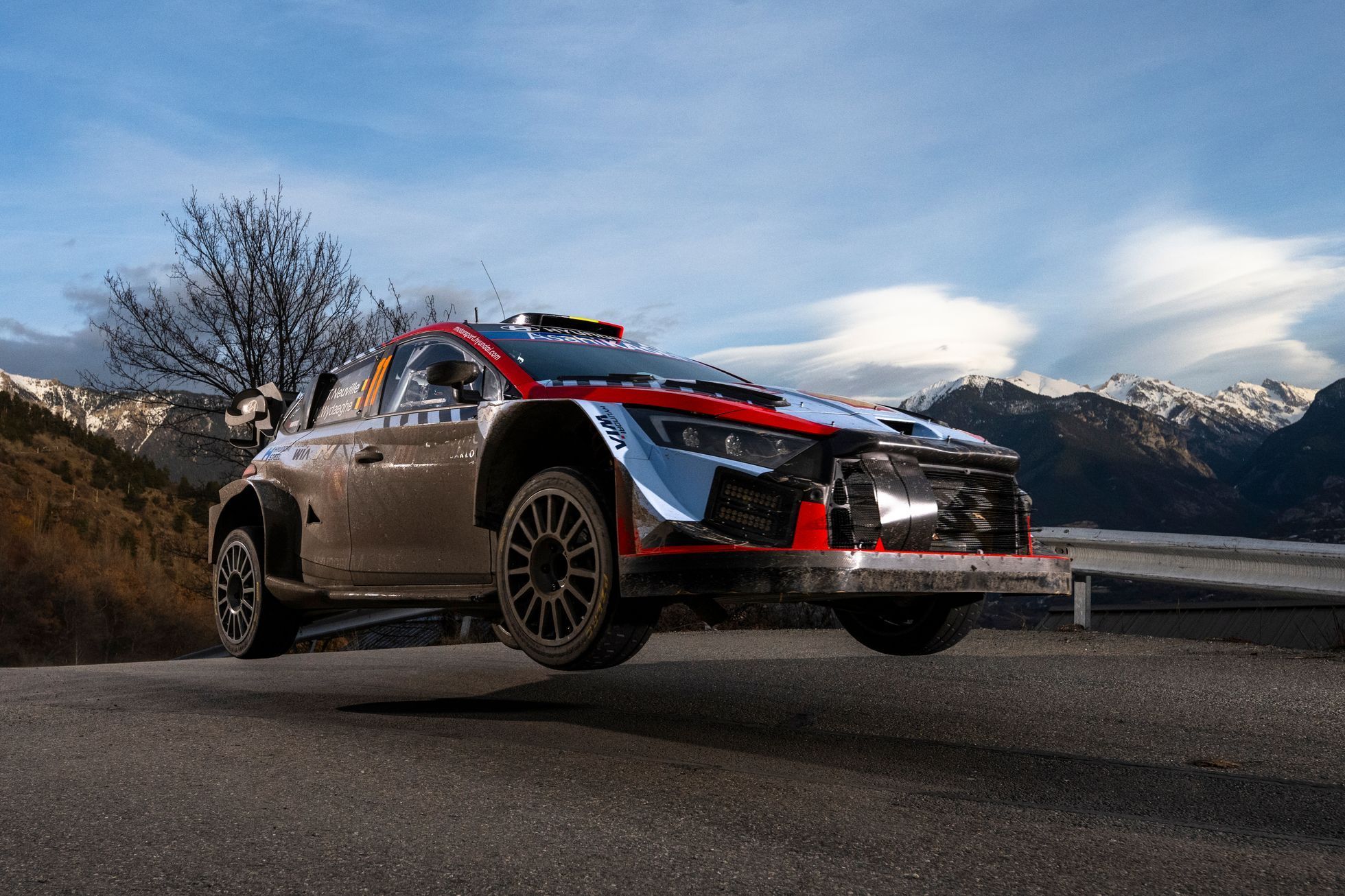 Thierry Neuville (Hyundai) na trati Rallye Monte Carlo 2024