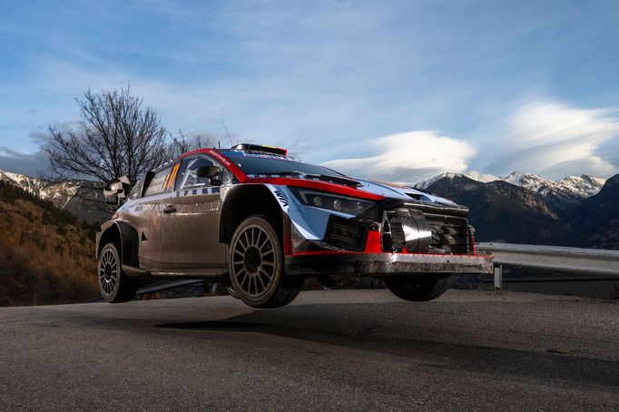 Thierry Neuville (Hyundai) na trati Rallye Monte Carlo 2024