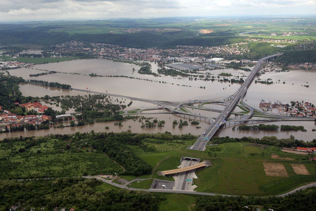 Letem nad zatopeným světem