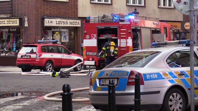V centru Prahy unikal plyn, hasiči museli evakuovat přes 500 lidí