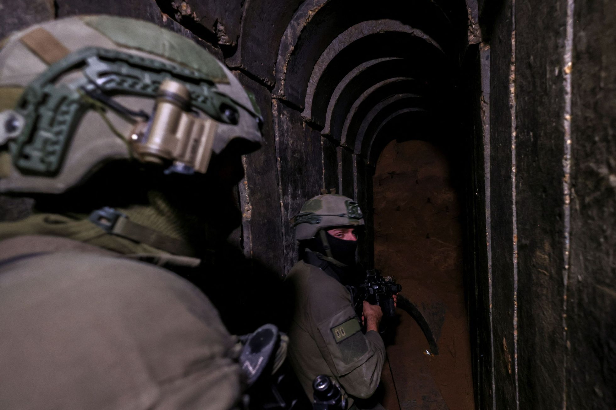 Izraelští vojáci v tunelech Hamásu