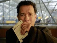 Tom Hanks jako Viktor Navorski ve filmu Terminal.