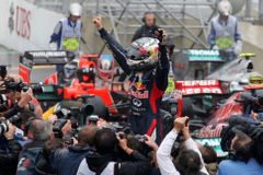 Brazilské drama formule 1 korunovalo Vettela