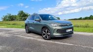 VW Tiguan
Hodnocení: Velmi dobrý

Systém je u Tiguanu standardem již od základní výbavy. V testu ADACu přesvědčil spolehlivou detekcí, o případném nebezpečí navíc řidiče účinně varuje a je aktivní po každém nastartování. Jeho chybou je to, že poměrně ostře brzdí, konkurence reaguje komfortněji.