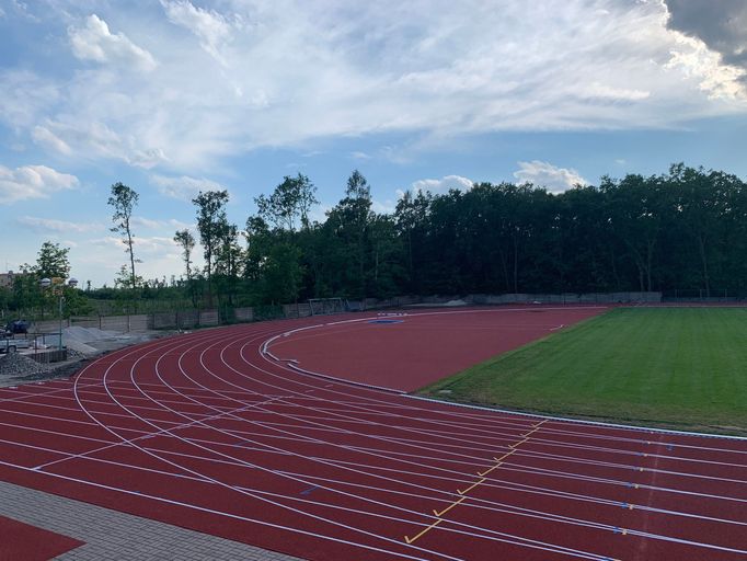 Zrekonstruovaný atletický stadion v Hodoníně