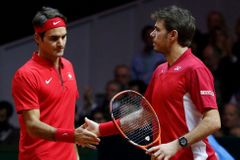 Švýcaři jsou bod od titulu. Federer s Wawrinkou ovládli debl