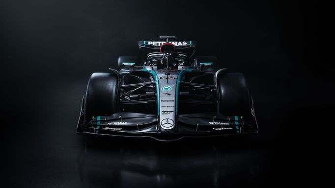 Mercedes-AMG F1 W15 E Performance