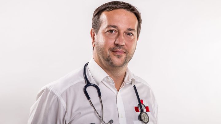 Nákup ruského Sputniku bez souhlasu EU by snížil zájem o očkování, varuje Maďar