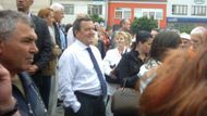Former German chancellor Gerhard Schröder joined the ranks of ČSSD fans.