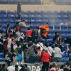 Řádění fanoušků před zápasem Lyon - Besiktas