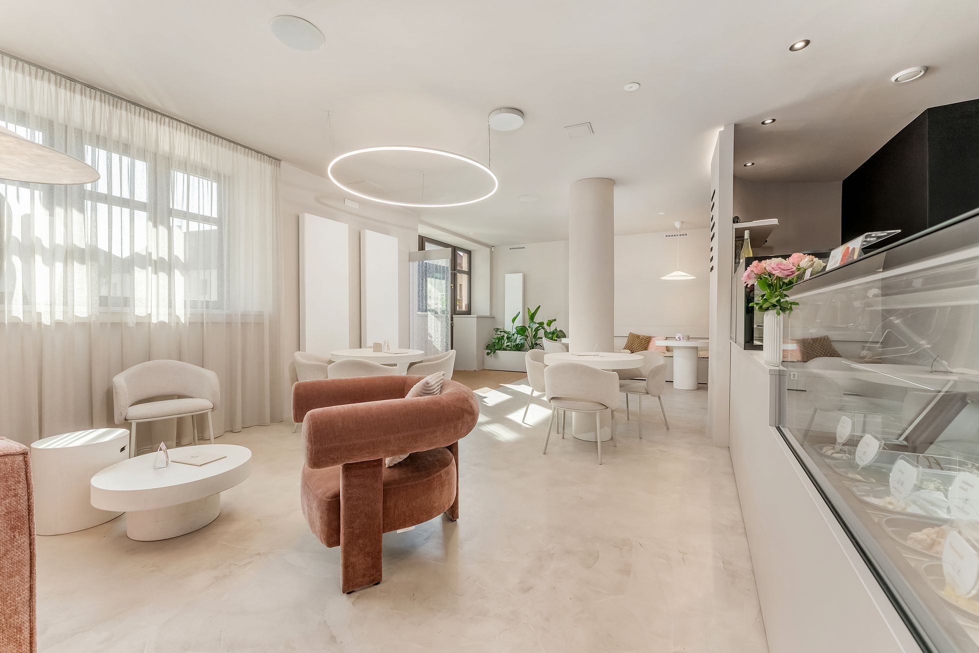 Sakura, kavárna, feng šuej, interiér, architektura, design