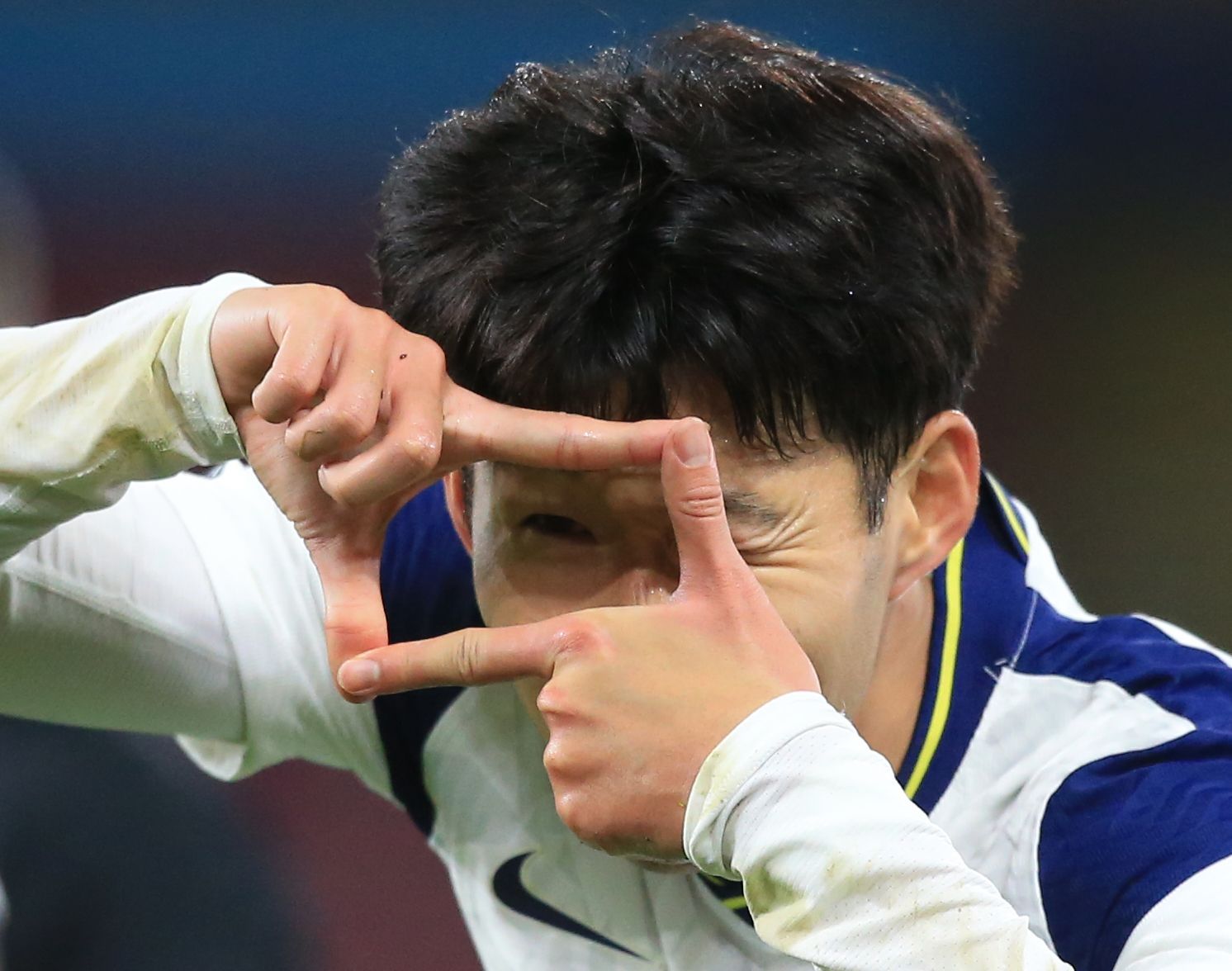 Son Hung-min z Tottenham se raduje v zápase s Burnley