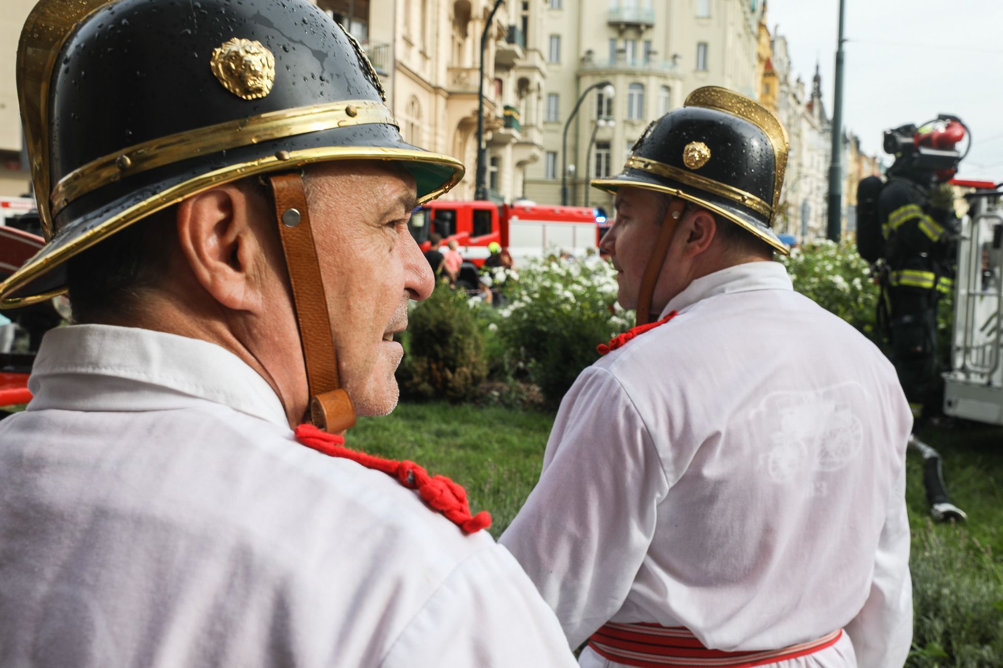 Ukázka požárního zásahu při příležitosti 140 let od požáru Národního divadla, hasiči, hašení