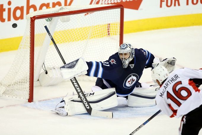 Ondřej Pavelec z Winnipegu v přípravě na NHL