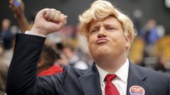 Fanoušek Donalda Trumpa na jednom z předvolebních setkání Trumpa s voliči