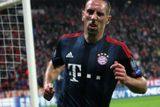 Bayern nasadil nejsilnější možnou sestavu včetně Ribéryho, kterého trápily zdravotní problémy,