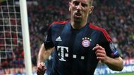 Bayern nasadil nejsilnější možnou sestavu včetně Ribéryho, kterého trápily zdravotní problémy,