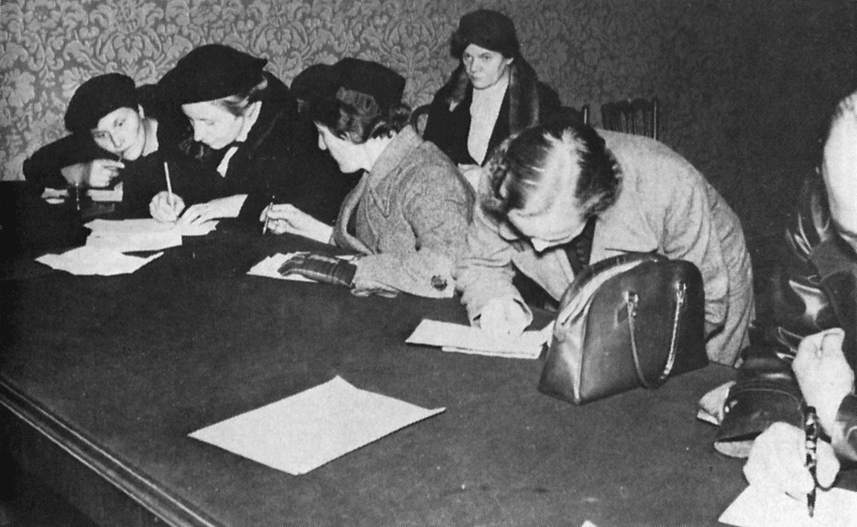 Fotogalerie / Vyhnání Čechů z pohraničí v roce 1938 / Wiki / 60