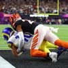 Cooper Kupp (10) z Rams pokládá rozhodující touchdown  v Super Bowlu LVI 2022 LA Rams - Cincinnati Bengals