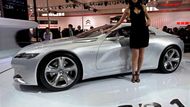 Třímístný hybridní sportovní automobil označený SR1 je jedna z cest, kterými se v brzké budoucnosti vydá značka Peugeot