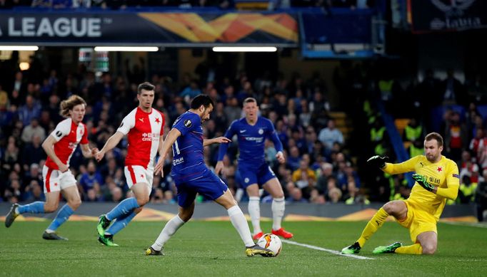 fotbal, odveta čtvrtfinále Evropské ligy, Chelsea - Slavia, Pedro střílí první gól