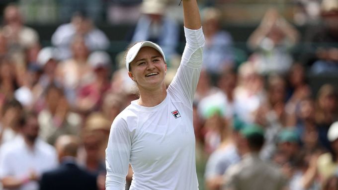 Barbora Krejčíková po postupu do semifinále Wimbledonu.