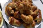 Dnešní croissanty stojí za houby. Francouzský pekař chce zachránit hýčkané pečivo "před vyhynutím"