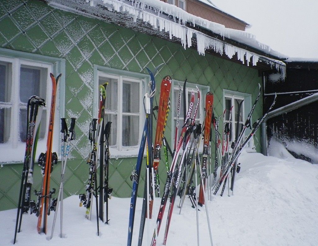 Lyže - lyžování - sníh