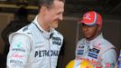 Michael Schumacher (Mercedes) a Lewis Hamilton (McLaren) při Velké ceně Monaka 2012