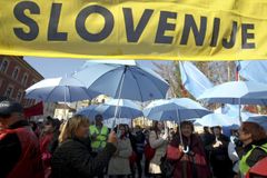 Škrty a korupce vyhnaly do ulic tisíce Slovinců
