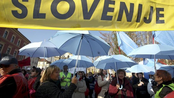 Lublaní již několik dní otřásají protesty proti vládním škrtům.