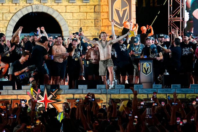 Hokejisté Vegas slaví triumf ve Stanley Cupu