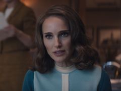 Natalie Portman v roli Maddie vzdoruje bezpráví.