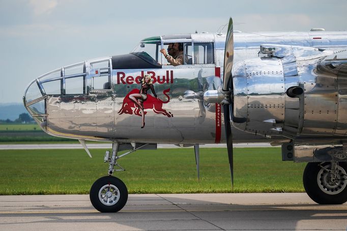 Páteční přípravy na víkendovou Aviatickou pouť v Pardubicích.