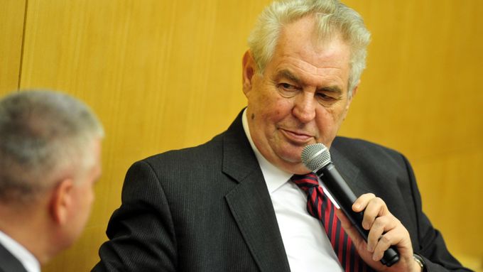 Miloš Zeman při návštěvě Karlovarského kraje