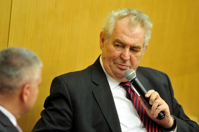 Miloš Zeman při návštěvě Karlovarského kraje