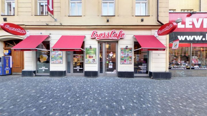 Řetězec CrossCafe zavírá své kavárny v Praze. Podpora nepokryje náklady, říká firma