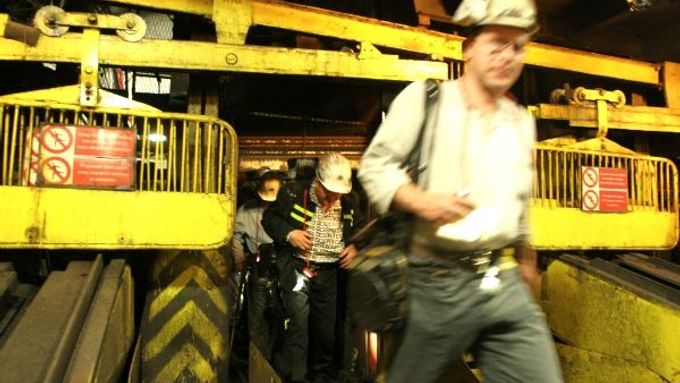 Odboráři lobují za prolomení těžebních limitů, podle úřadu práce ale při postupném propouštění ke krizi nedojde