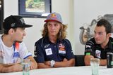 Domácí příznivci mohou tradičně držet palce tuzemským závodníkům. Vedle tria stálých účastníků světového šampionátu Karel Abraham (MotoGP), Karel Hanika a Jakub Kornfeil (oba Moto3) se na startu objeví také Martin Gbelec v Red Bull MotoGP Rookeis Cupu.