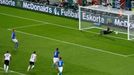 Euro 2016, Německo-Itálie: Leonardo Bonucci dává z penalty gól na 1:1