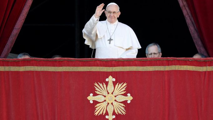 Papež František při svém tradičním projevu ve Vatikánu.