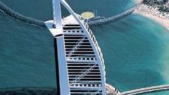 Dubajský luxusní hotel Burj Al Arab