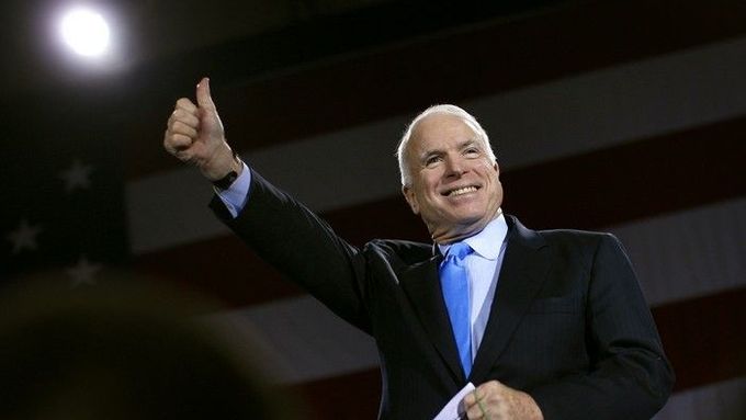 John McCain v průběhu republikánských primárek