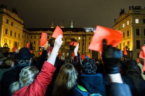 Foto: Opět proti Zemanovi na Hradčanském náměstí