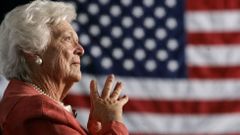 Barbara Bushová a americká vlajka