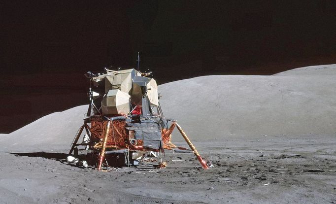 Před 50 lety (7. 12. 1972) byla v USA vypuštěna do vesmíru loď Apollo 17. Jednalo se o zatím poslední expedici na Měsíc. Posádka se vrátila na Zemi dne 19. 12. 1972.